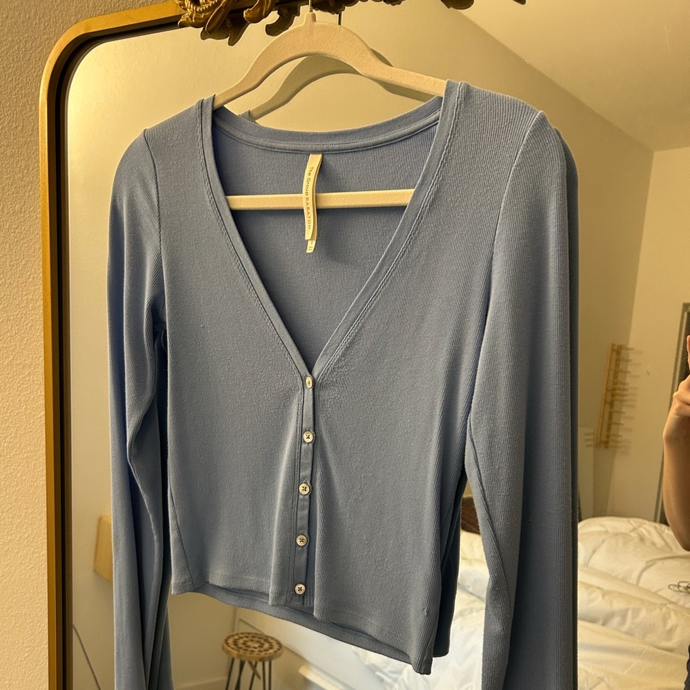 Aritzia shirt